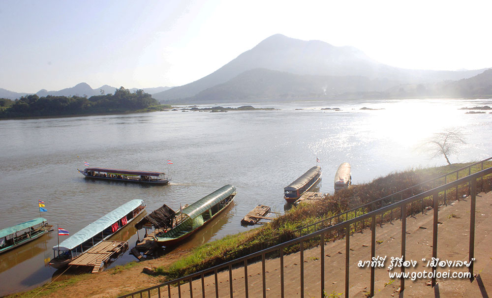 บริการล่องเรือชมแม่น้ำโขงที่แก่งคุดคู้