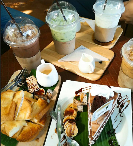 กาแฟและเบเกอรี่ ร้านคาเฟ่ ดี มีนา