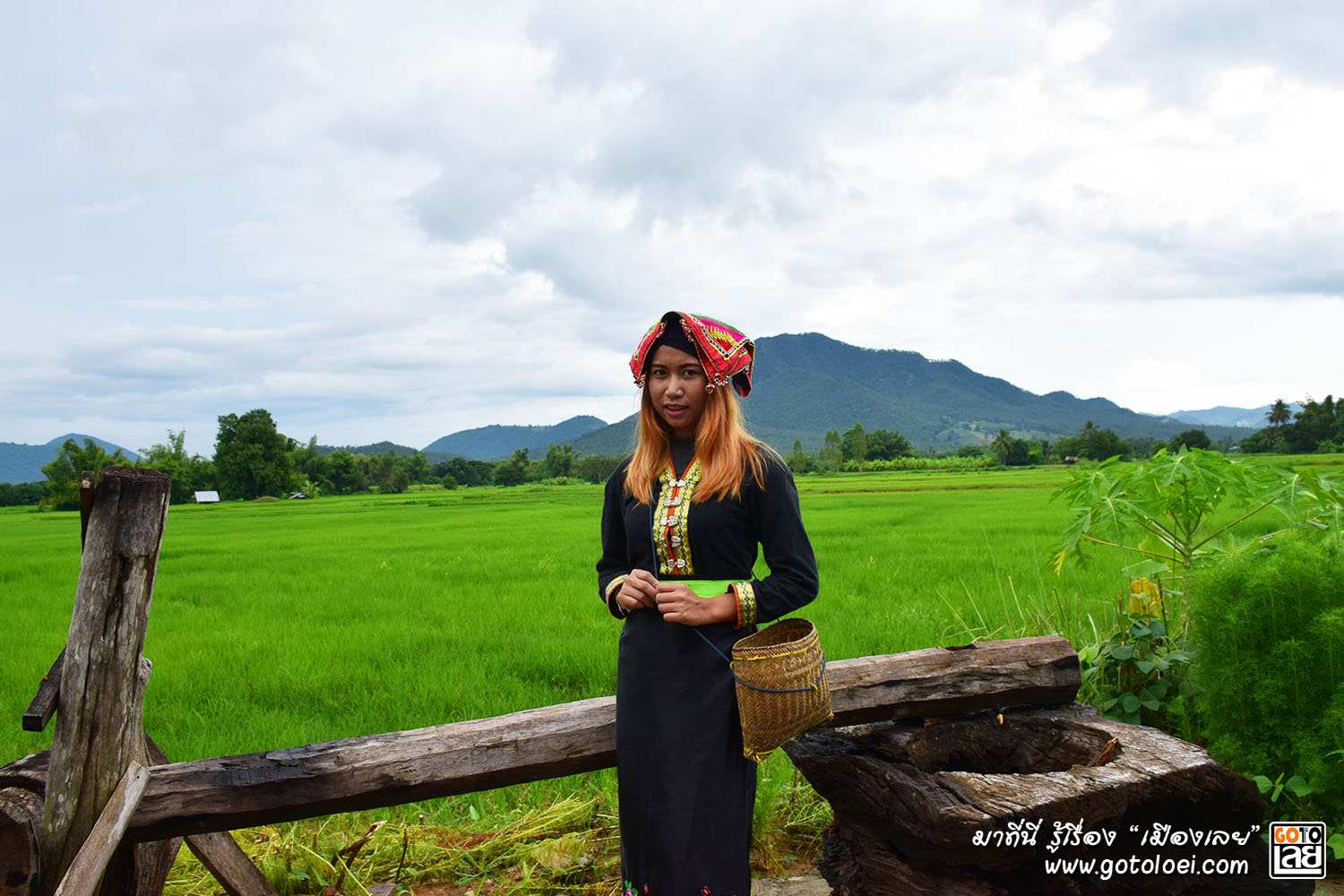 การแต่งกายชุดไทดำ บ้านพิพิธภัณฑ์ไทดำ